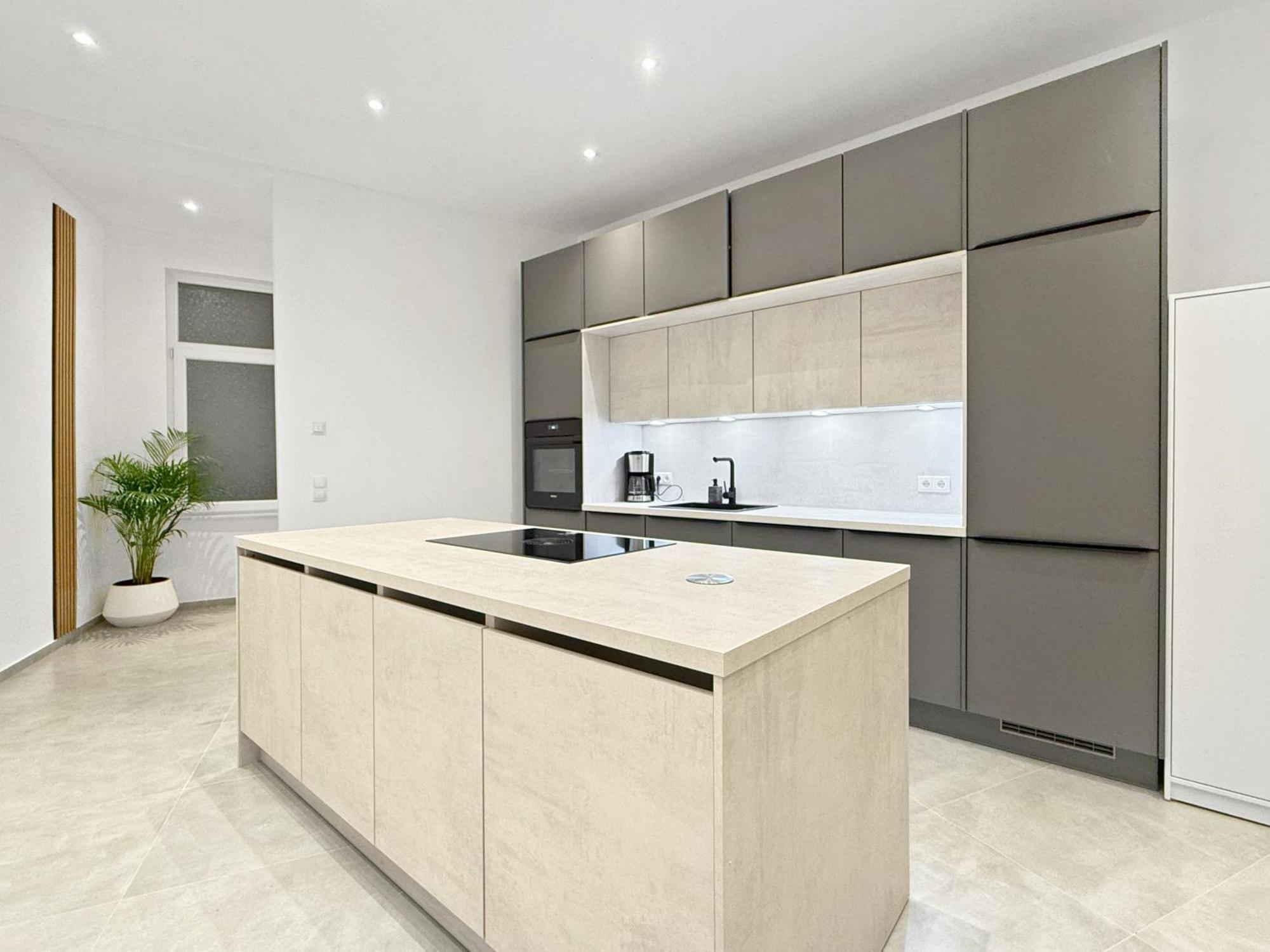 Premium Mit Balkon Und 3 Br Appartement Hannover